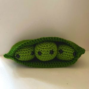Crochet 3 Peas in Pod